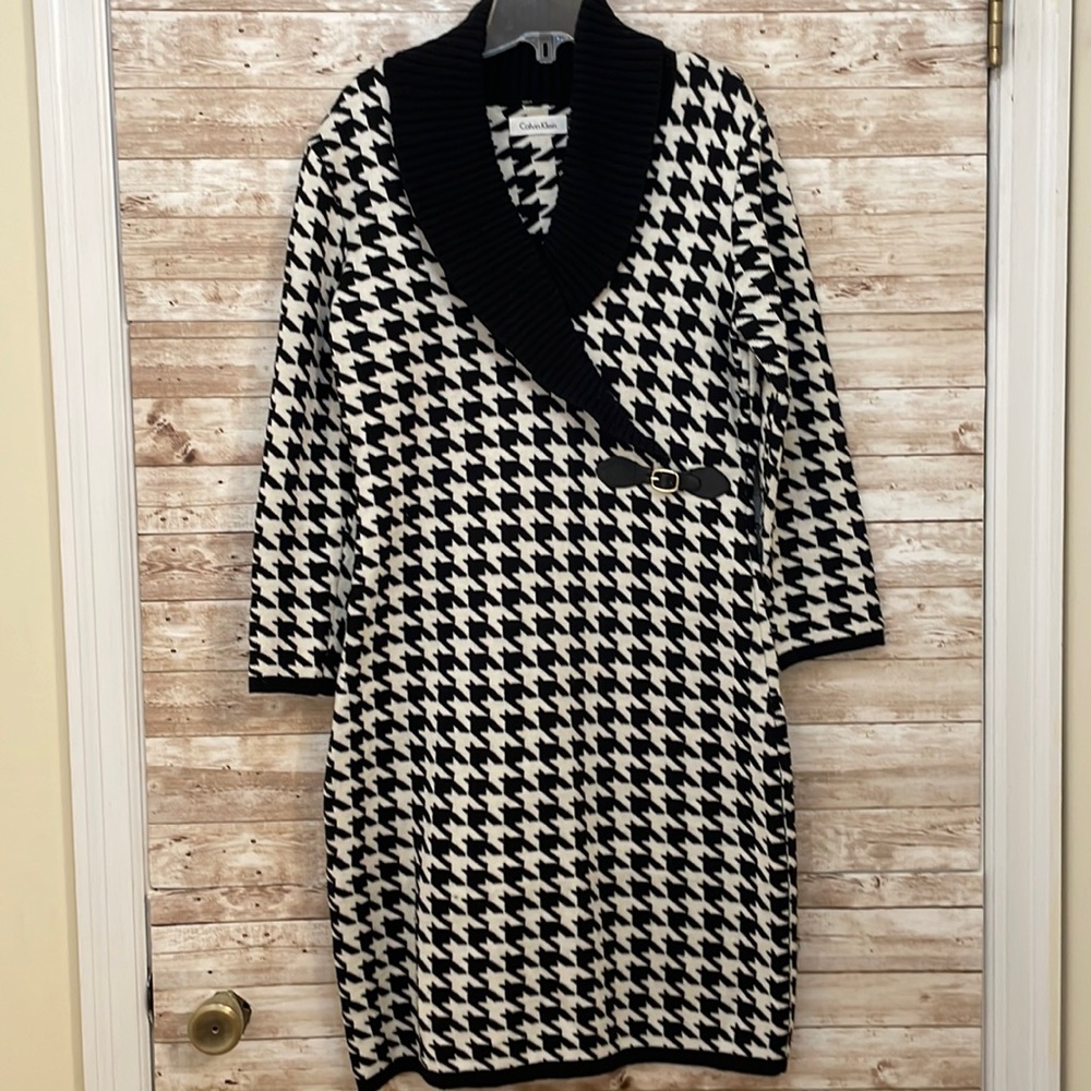 Calvin Klein black and cream houndstooth long sleeve dress